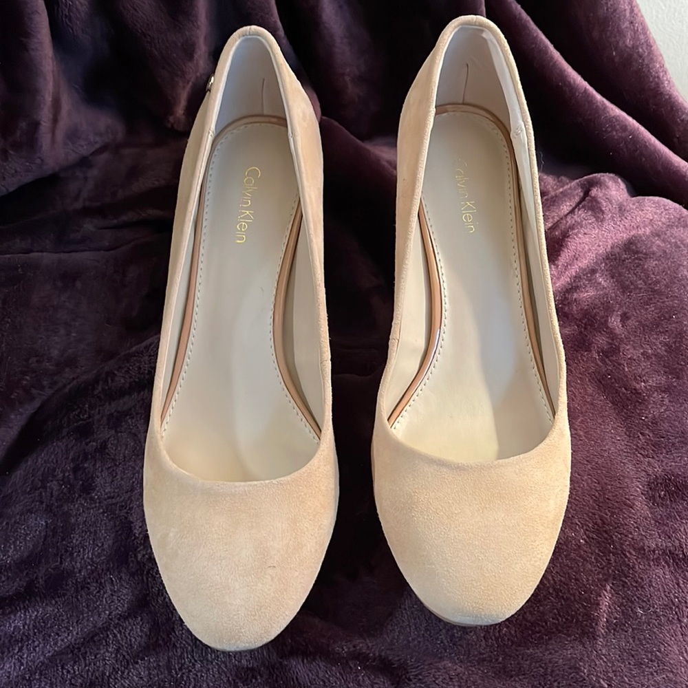 Calvin Klein blush suede 2 1/2” wide heal. Brand new. Never worn size 9